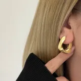 Gold Kıvrımlı Kare Küpe - 1