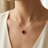 Bordo tekli yonca kolye çelik - 1