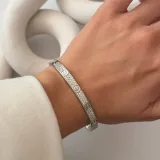 Taşlı Vida Detaylı Bileklik