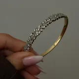 Işıltılı Taşlı Kelepçe Bileklik - 1