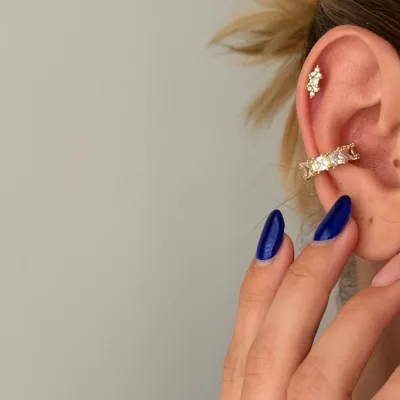 Gold Kare Taşlı Ear Cuff