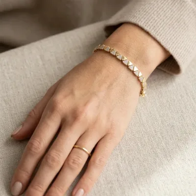 Gold Üçgen Bileklik