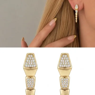 Gold Taşlı Uzun Küpe