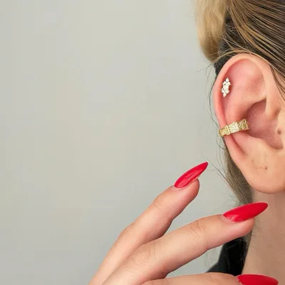 Üçgen Kesim Taşlı Ear Cuff
