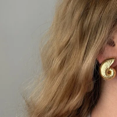 Gold Spiral Kabuk Küpe