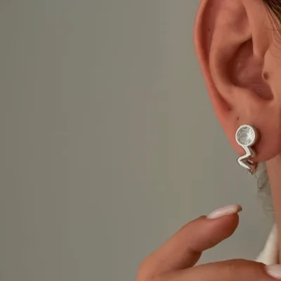 Silver Taşlı Zigzag Küpe