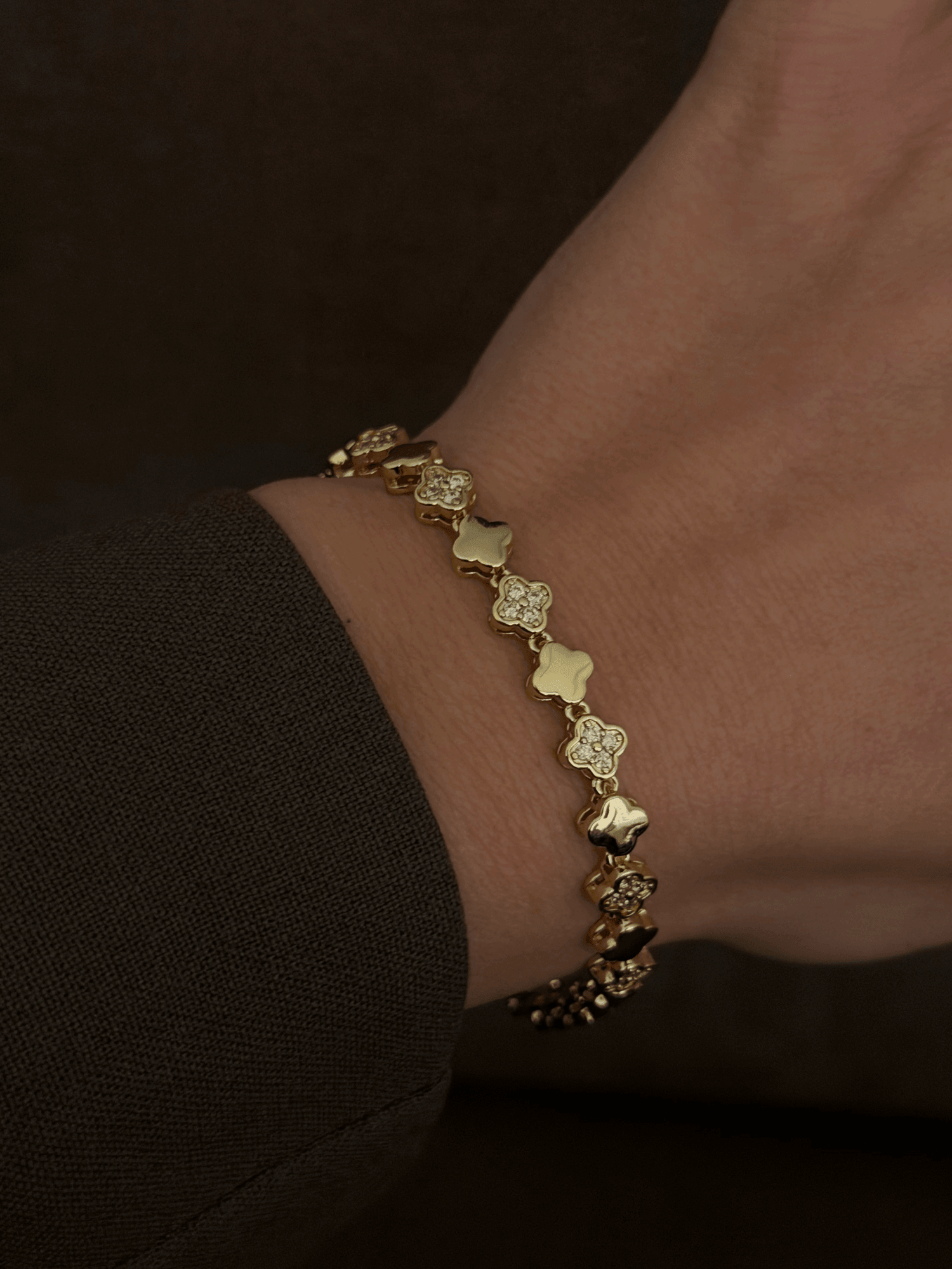 Taşlı Gold Küçük Yonca