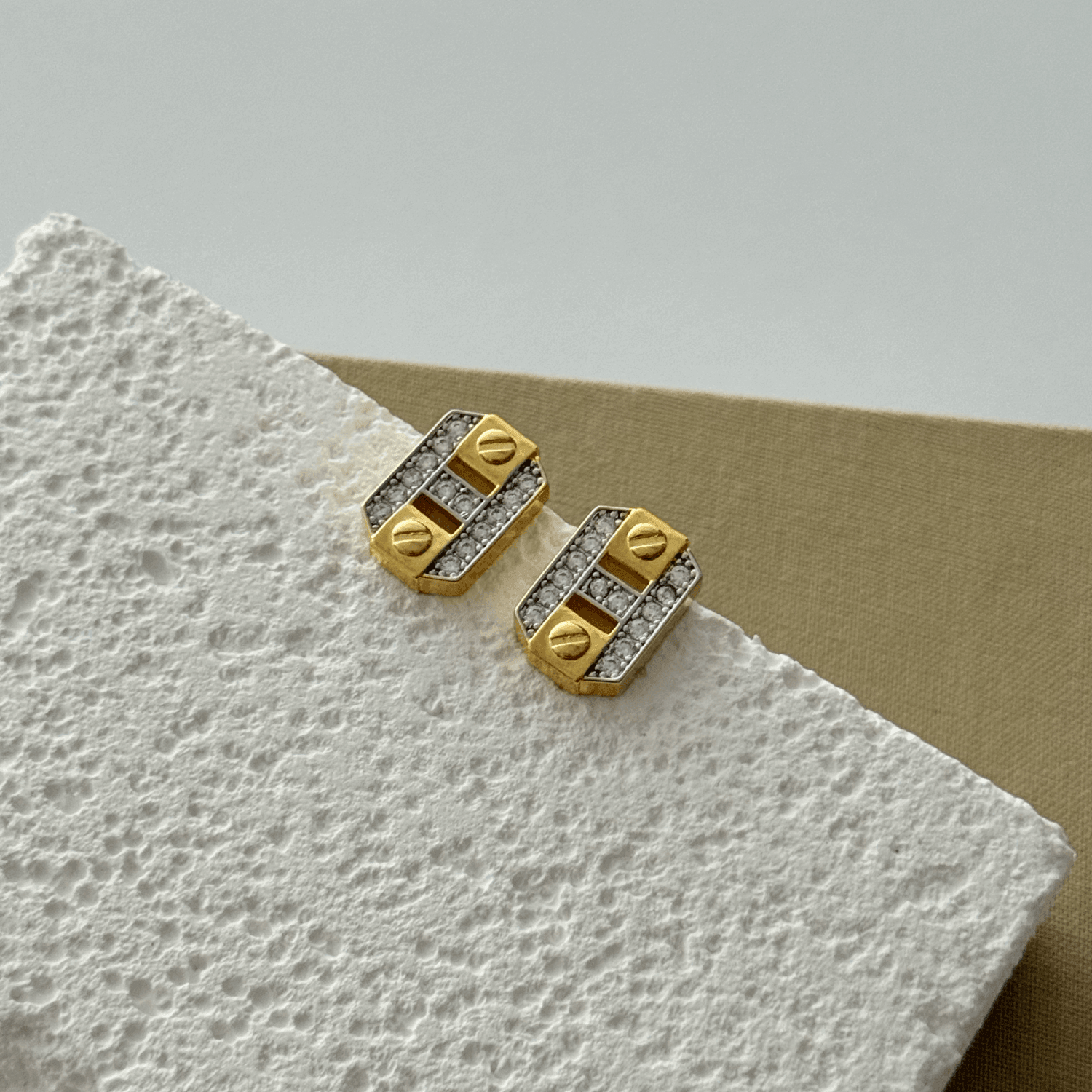 Gold Kare Silver Taşlı Küpe